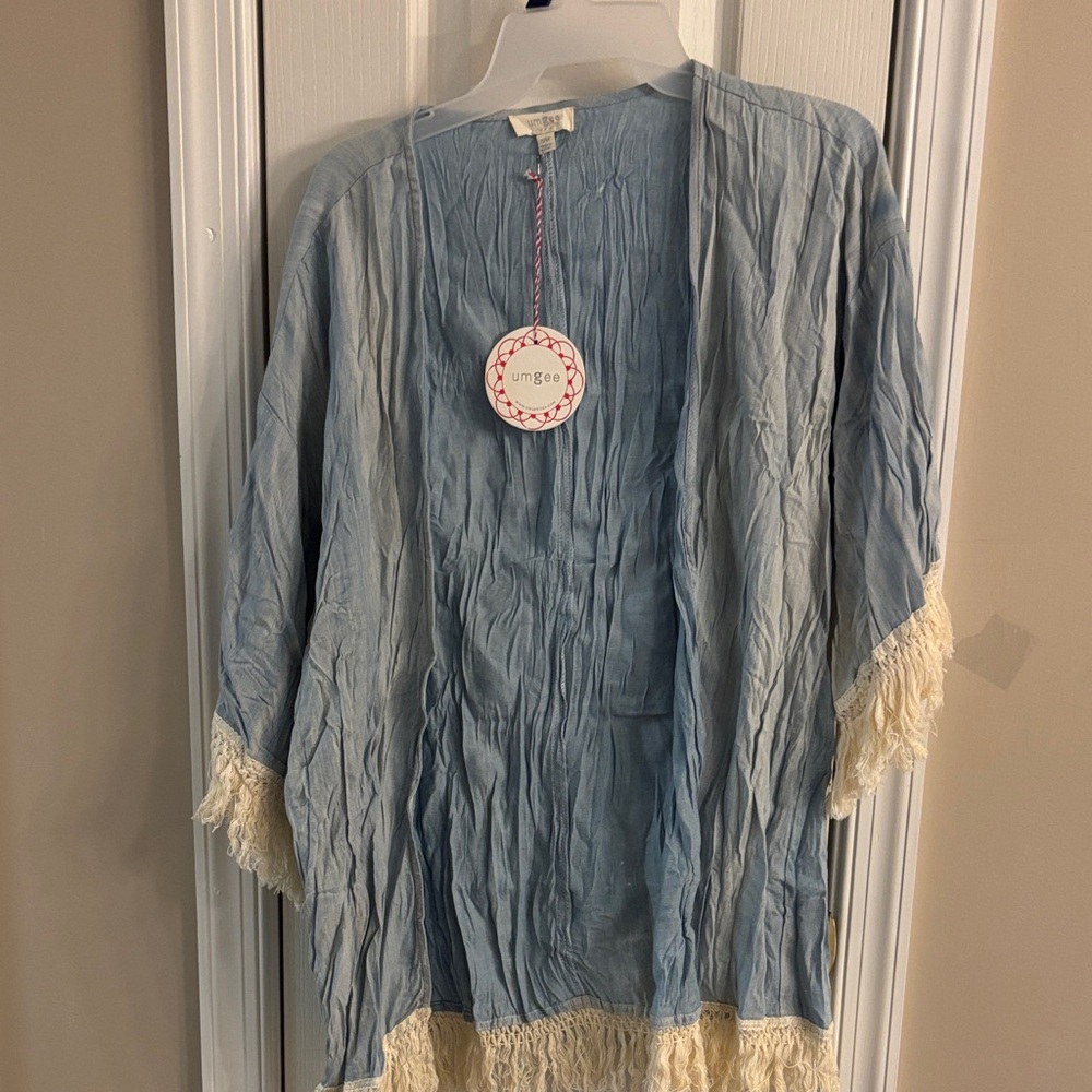 NWT Umgee Light Blue Kimono with Cream Trim. Size S/M
